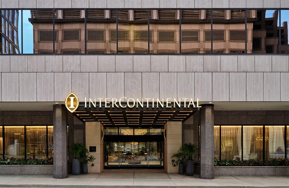 Intercontinental Hotels USA San Antonio Riverwalk | Solutions de meubles personnalisés pour les restaurants et les salons