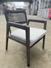 Sill&oacute;n con respaldo de rejilla