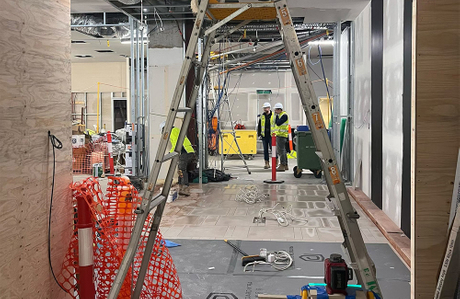 Team di coordinamento e installazione in loco in un hotel internazionale FF&E project.jpg